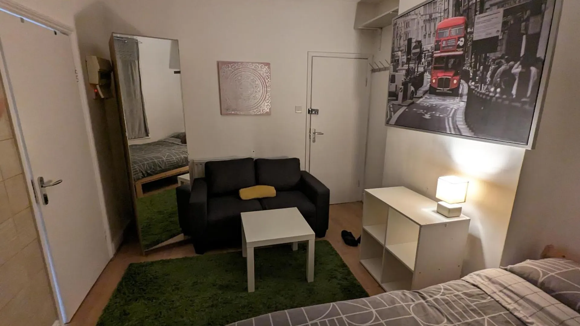 Апартаменты Lovely Studio Flat In Hackney Clapton Лондон